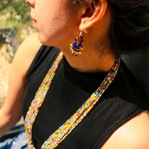 Aretes Rarámuri con Figura de Mujer | Chaquira con identidad