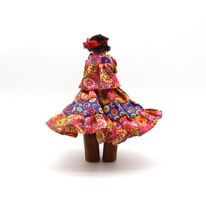 Muñeca Rarámuri Muki | Artesanía en madera de pino y tela