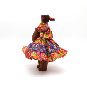 Muñeca Rarámuri Muki | Artesanía en madera de pino y tela